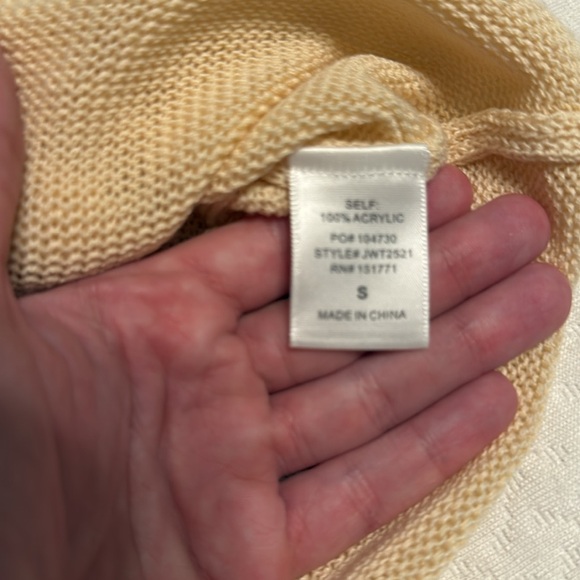 GILLI Coffee Beach Repeat Sweater Tan/Cream
Size small
100% Acrylic - Picture 2 of 6